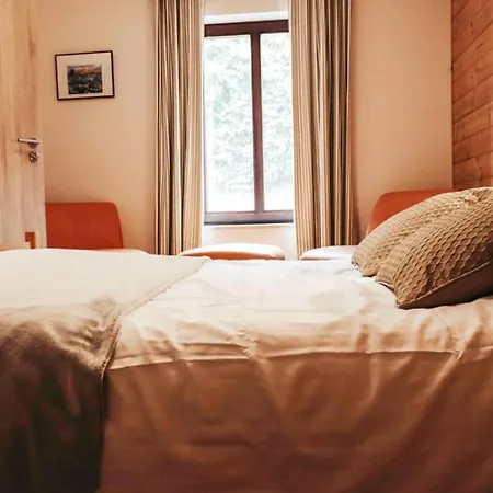 La Harde 31 Pers Malmedy, Vue, Wellness, Jardin Semesterbostad Malmedy